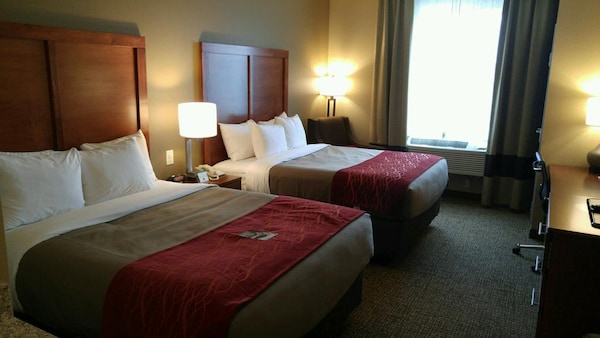 Comfort Inn & Suites Near Mt Rushmore