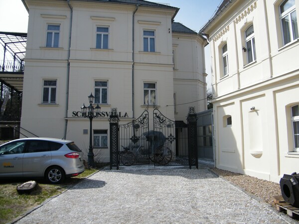 Schlossvilla