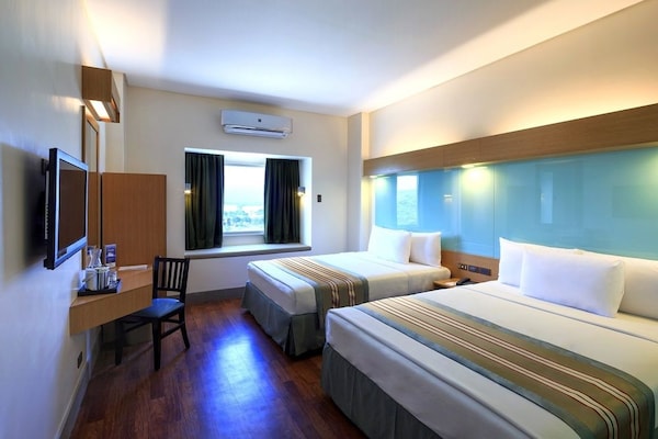 Microtel Inn & Suites by Wyndham South Forbes near Nuvali