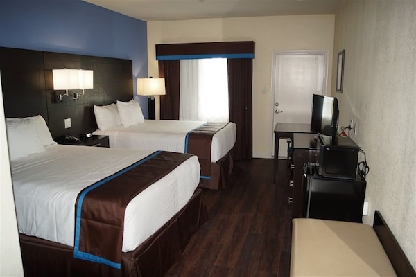 Days Inn & Suites Galveston West Seawall