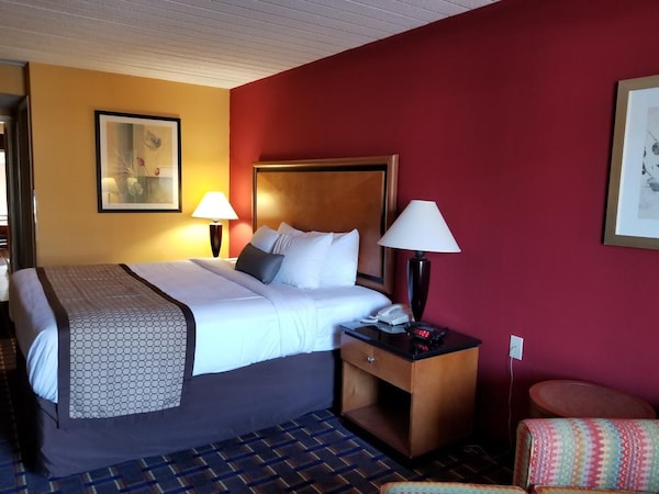 Baymont Inn & Suites Knoxville I-75