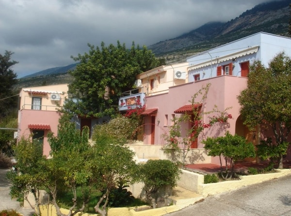 Aenos Village