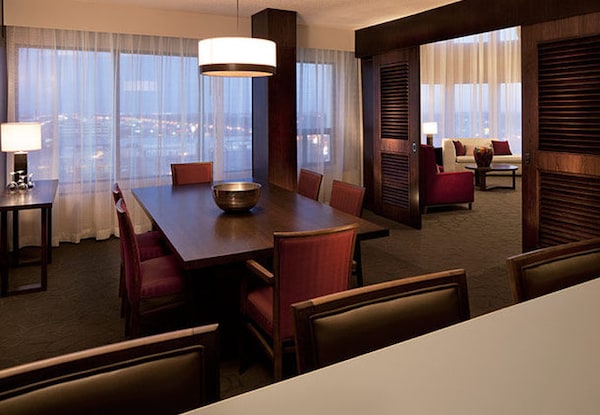Delta Hotels By Marriott Edmonton Centre Suites