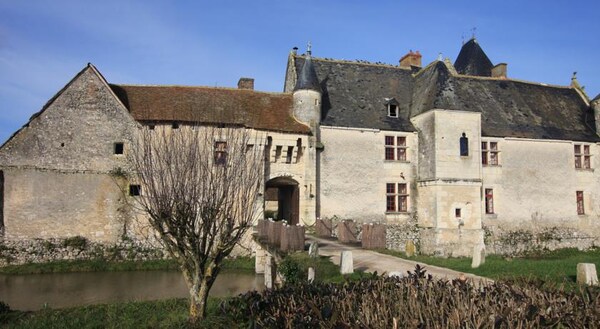 Chateau De Chémery