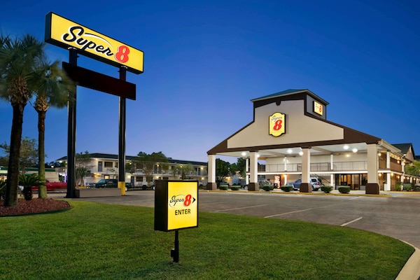 Super 8 By Wyndham Gulfport Biloxi Airport