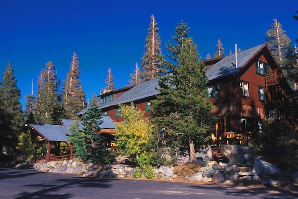 Tamarack Lodge