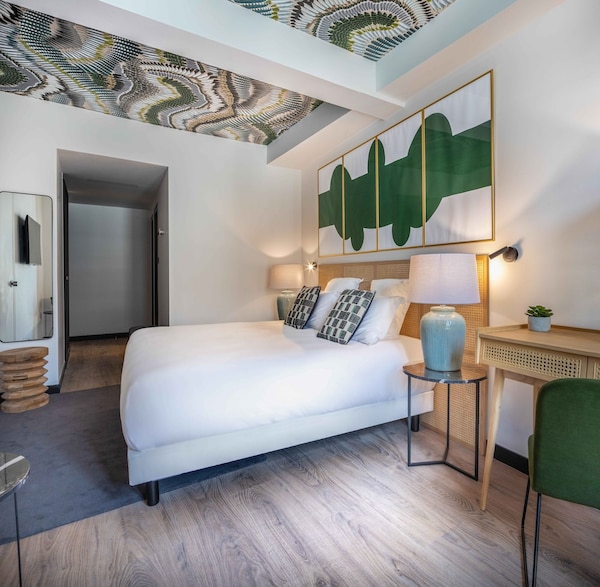 Maisons du Monde Hôtel & Suites - La Rochelle Vieux Port, La