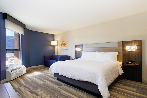 Holiday Inn Express & Suites Phoenix - Tempe