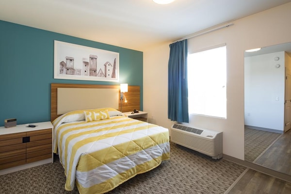 Uptown Suites Extended Stay Denver Co - Centennial, Centennial |  HotelsCombined