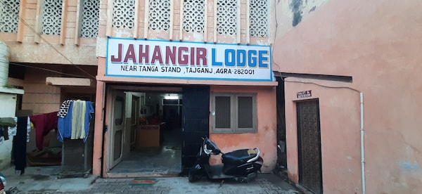 Jahangir Lodge & Restaurant