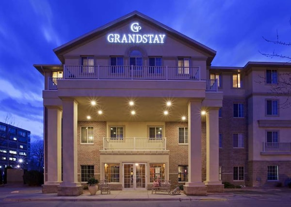 GrandStay Hotel & Suites Glenwood