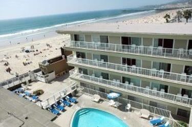 Surfer Beach Hotel
