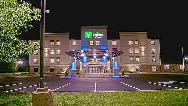 Holiday Inn Express & Suites Evansville North, An Ihg Hotel