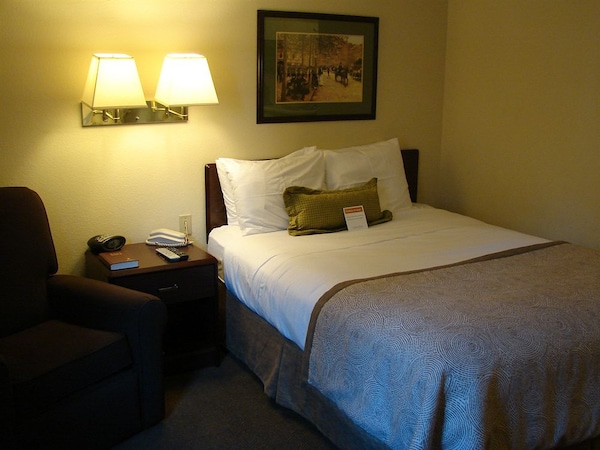 Candlewood Suites Raleigh Crabtree, An Ihg Hotel