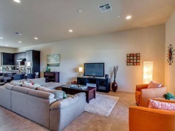 Spacious Luxury In Old Town Scottsdale. Vacation In Style And Walk Everywhere!