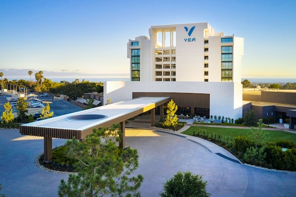 VEA Newport Beach - A Marriott Resort & Spa