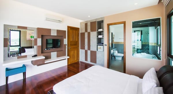 Hotel Mellow Space Boutique Rooms, Karon Beach, Thailand - www