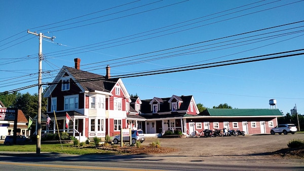 The Whitetail Inn And Suites- Lincoln