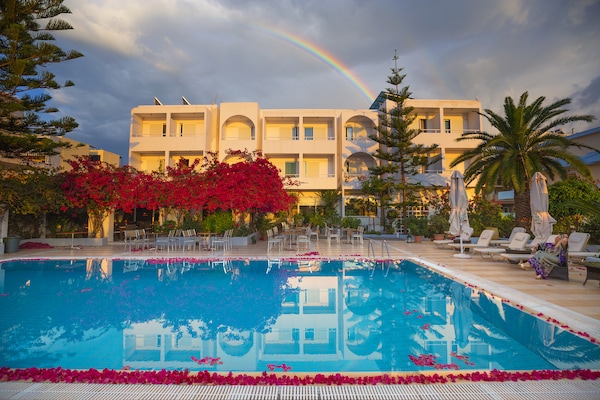 Hotel Kyparissia Beach