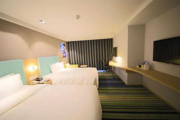 Holiday Inn Express Yingkou Onelong Plaza, An Ihg Hotel