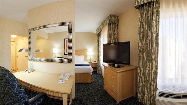 Holiday Inn Express & Suites Sacramento Airport Natomas