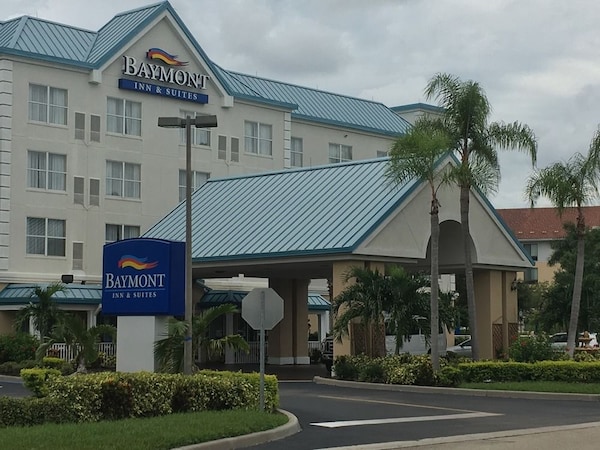 Baymont Inn & Suites Fort Myers Airport