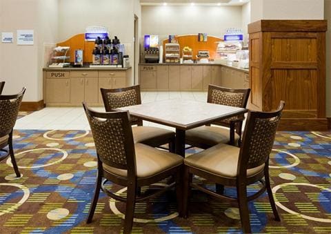 Holiday Inn Express & Suites Mankato East
