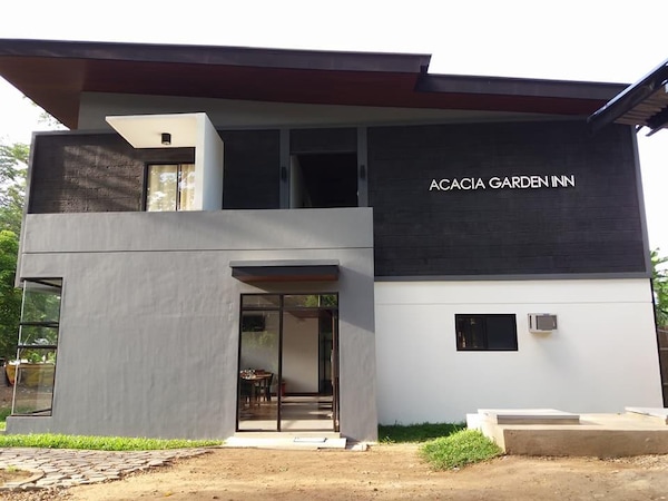 Acacia Garden Inn