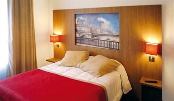 Hotel Residhome Paris-Guyancourt