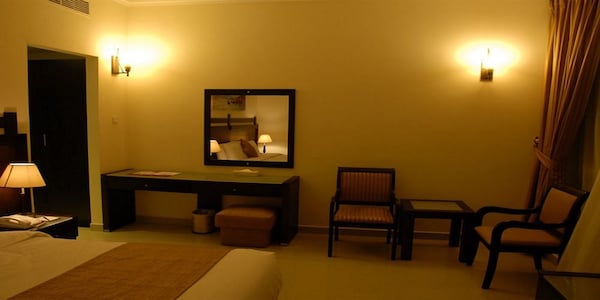 Al-Hayat Hotel Suites Sharjah