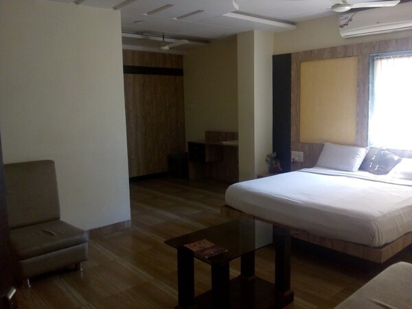 OYO 8115 Hotel Vinayak Inn