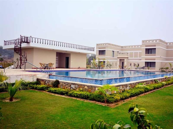 Achrol Niwas, A Treehouse Resort Jaipur