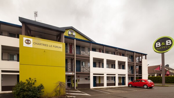 B&B HOTEL Chartres Le Forum