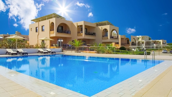 Nanakis Beach Luxury Apartments