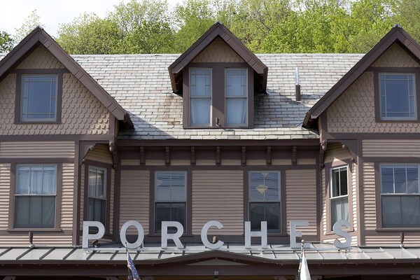 Hotel The Porches Inn