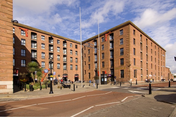 Premier Inn Liverpool City Centre (Albert Dock) hotel