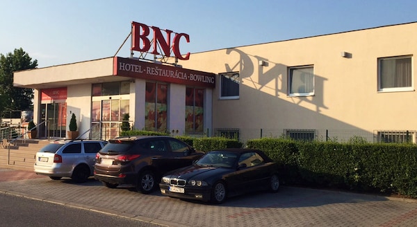 BNC Hotel - Restaurant - Bowling