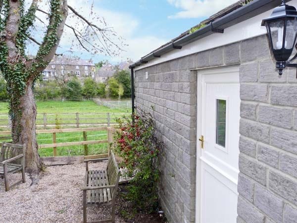 Lair Close Cottage, Pet Friendly In Shaw Mills , Ref 14081