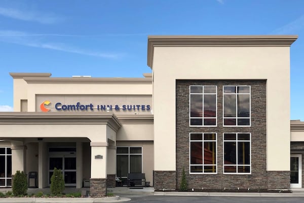 Comfort Inn & Suites Logan