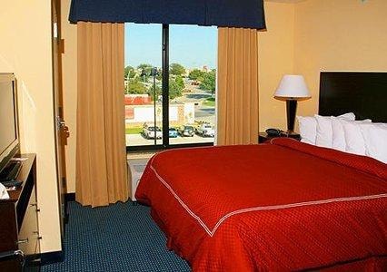 Comfort Suites East Lincoln - Mall Area