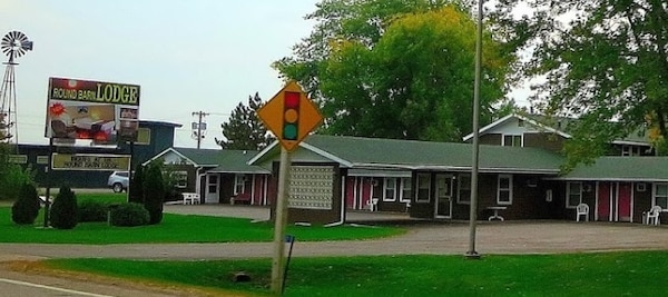 Round Barn Lodge