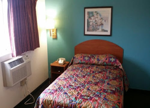 InTown Suites Extended Stay St. Louis MO - Hazelwood