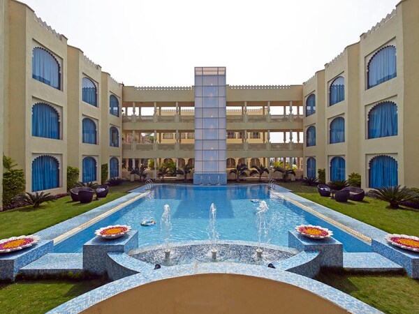Special Offers- Find & compare great deals on booking of Howard Johnson  Udaipur