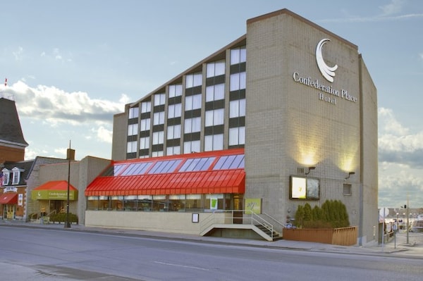 Confederation Place - Hotel