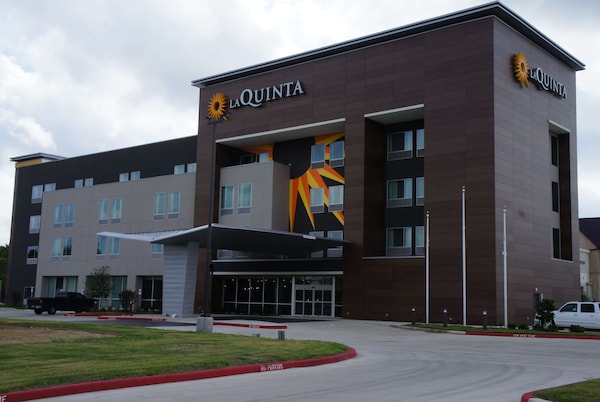 La Quinta Inn & Suites By Wyndham College Station North
