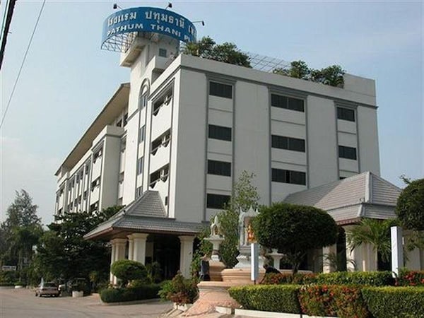 Hotel Pathum Thani Place