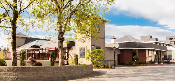 Treacys West County Conference And Leisure Centre