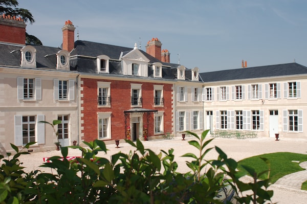 Hotel & Spa du Domaine des Thomeaux, The Originals Relais (Relais du Silence)