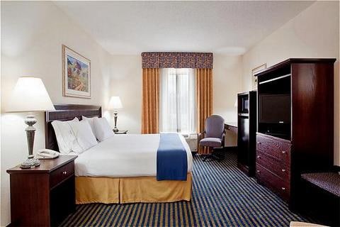 Holiday Inn Express & Suites Chesapeake, An Ihg Hotel