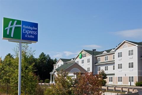 Holiday Inn Express & Suites Freeport - Brunswick Area